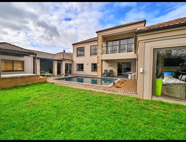 5 BEDROOM HOUSE FOR SALE IN VIERLANDEN